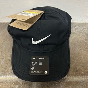 Nike featherlight hat